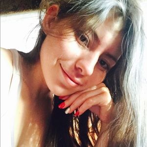 Meet your Posher, Karla